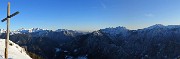 78 La croce panoramica sulla valle e i suoi monti